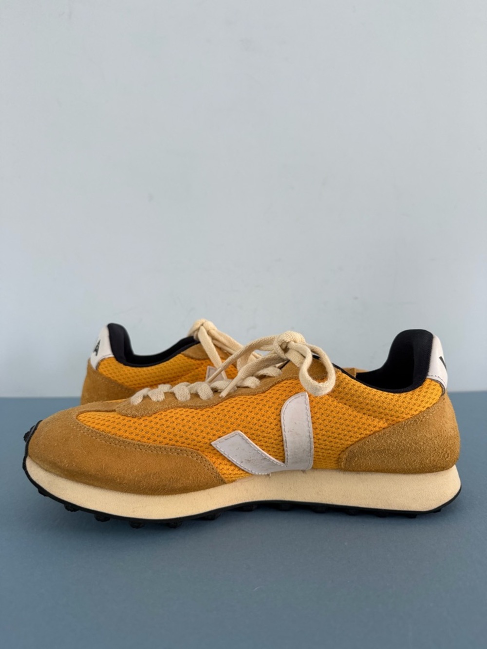 Veja Rio Branco Alveomesh Ouro White Suede Sneakers - Picture 7 of 11